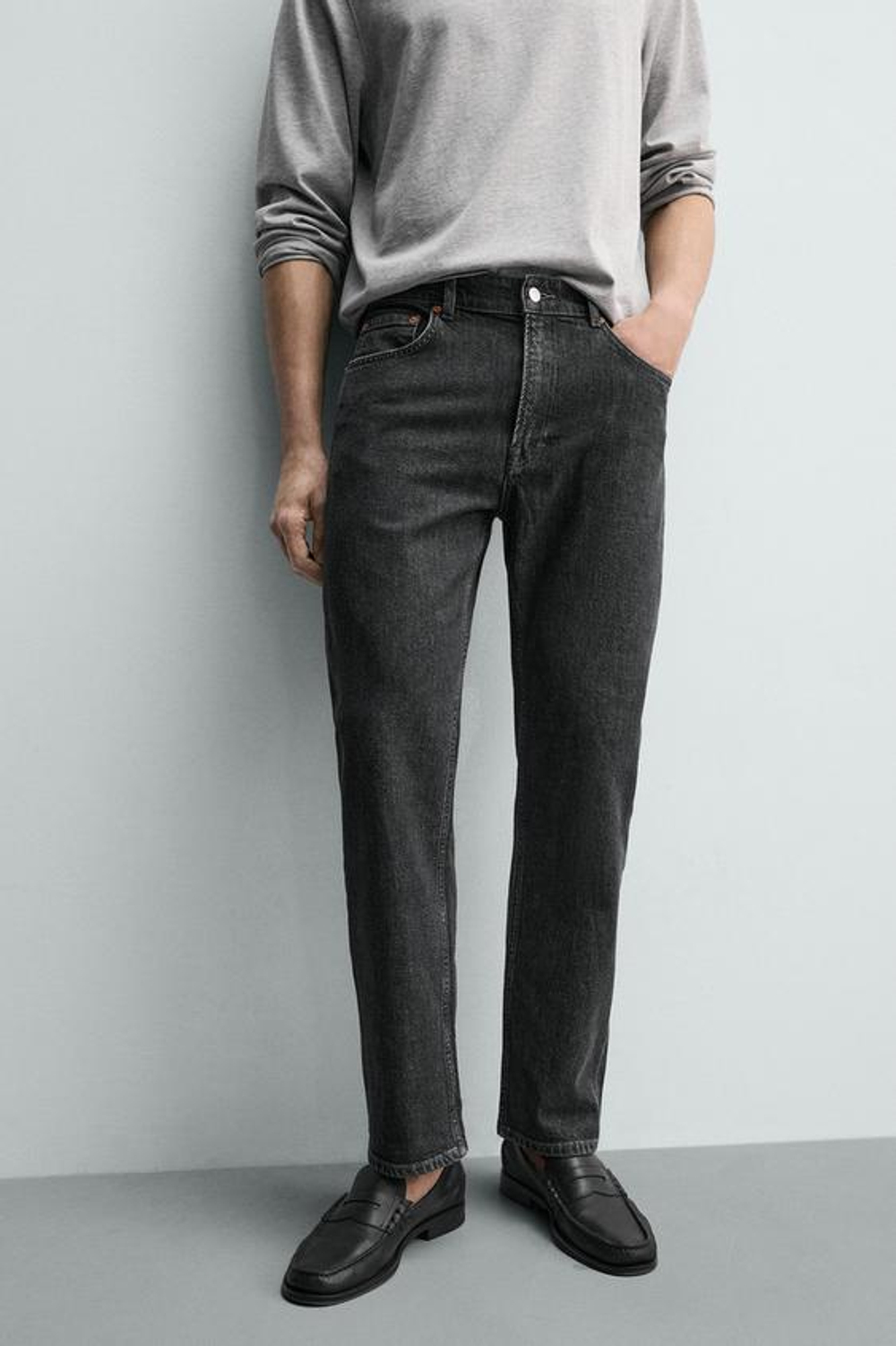 ZARA ДЖИНСЫ REGULAR FIT ОБЛЕГЧЕННЫЕ, УГОЛЬНЫЙ