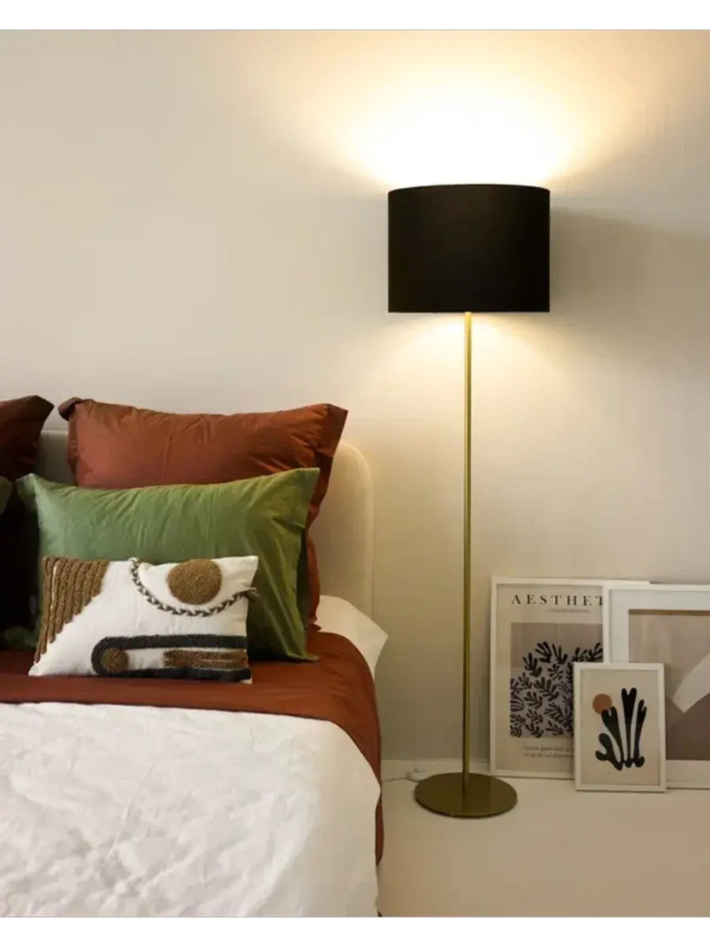 Торшер напольный с абажуром в гостиную современный