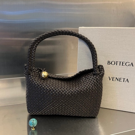 Bottega Veneta Tosca Shoulder Bag