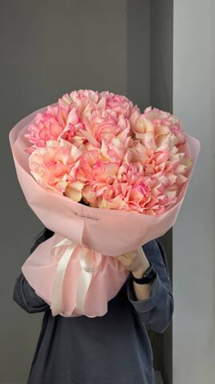 Букет из крупных роз