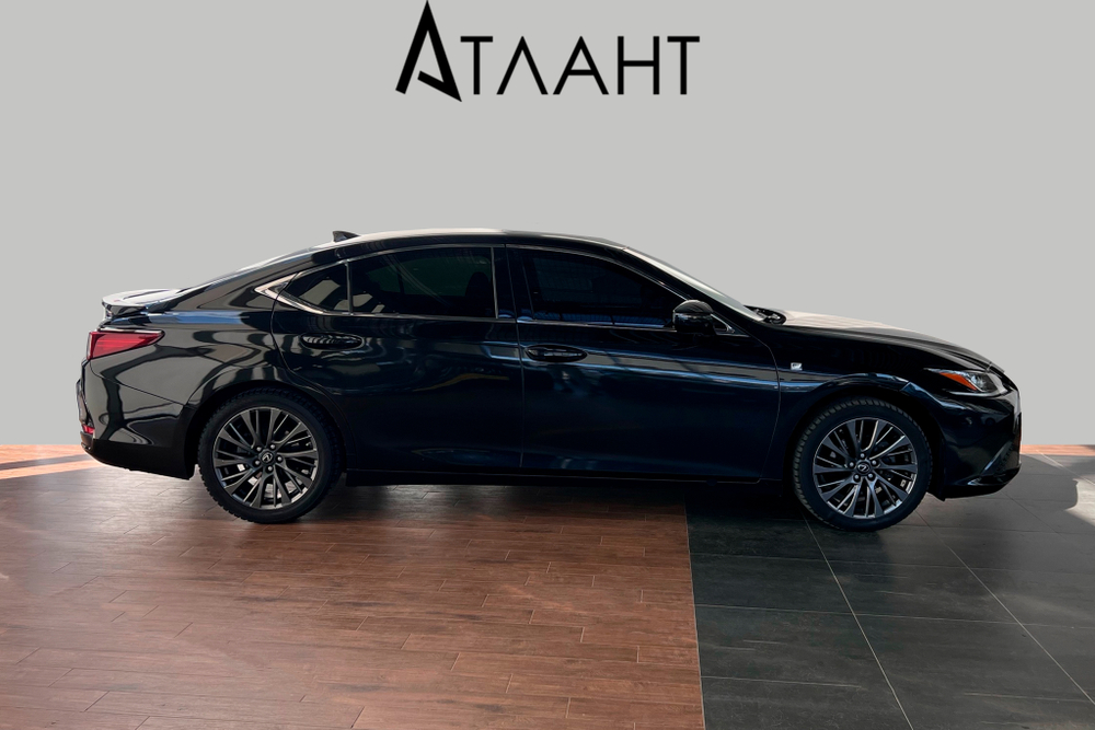 Lexus ES250, 2020 год