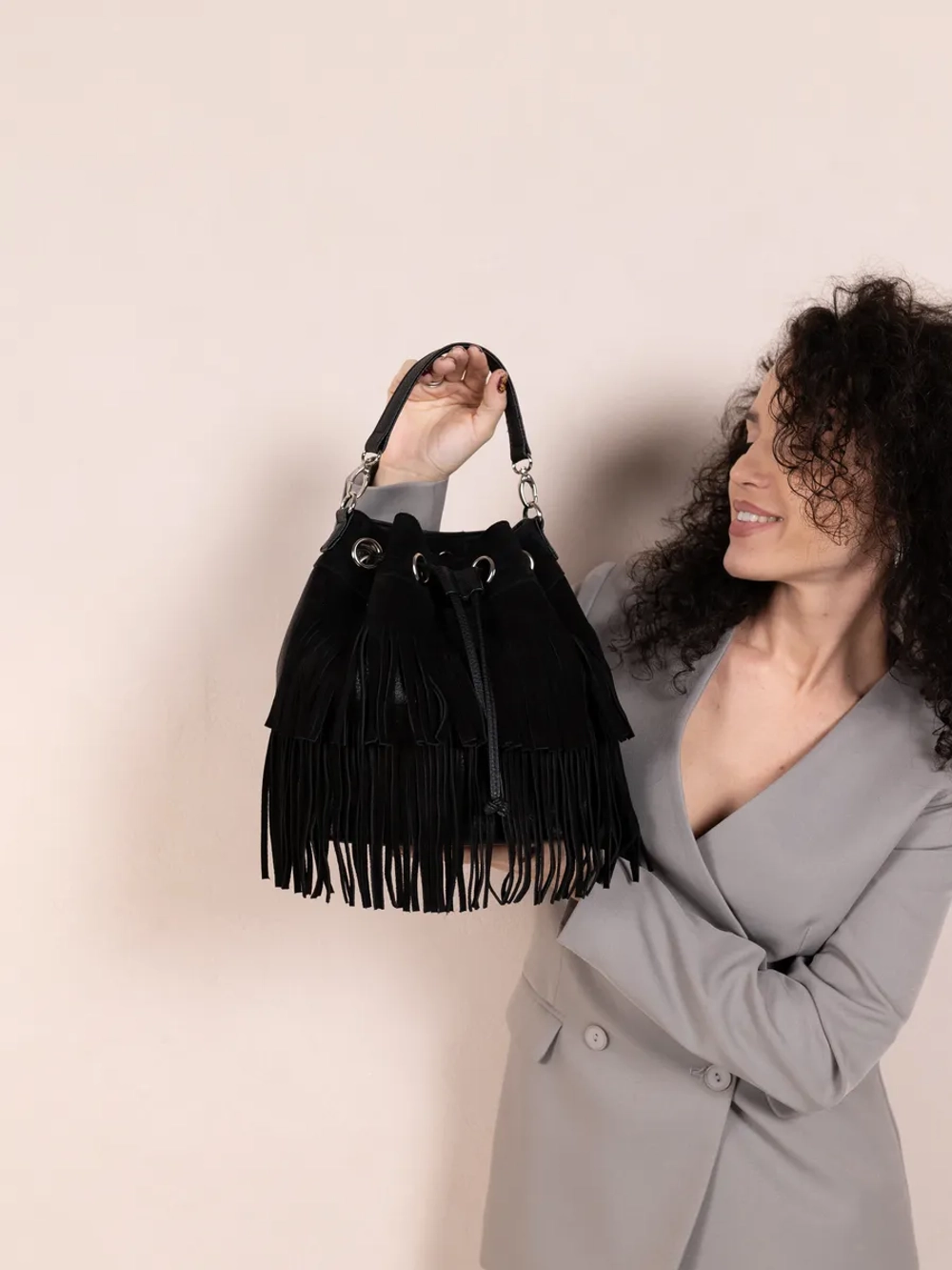 Cумка через плечо средняя замшевая мешок