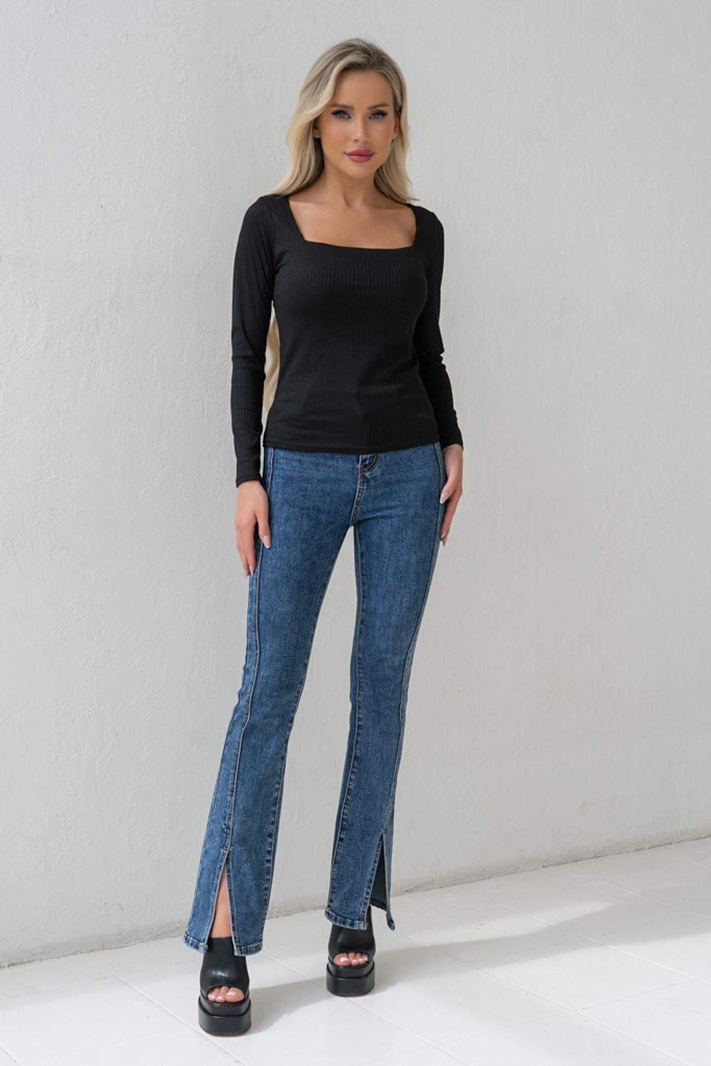 Лонгслив с вырезом каре (черный) Б11-163 Nikol