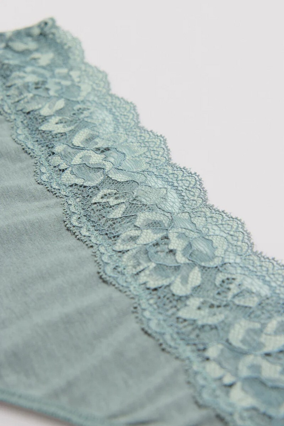 19032 Трусы стринги