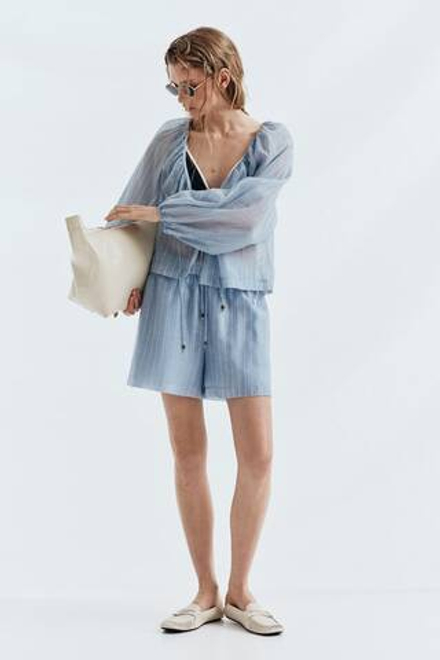 H&M Шорты из смесовой льняной ткани, светло-голубой