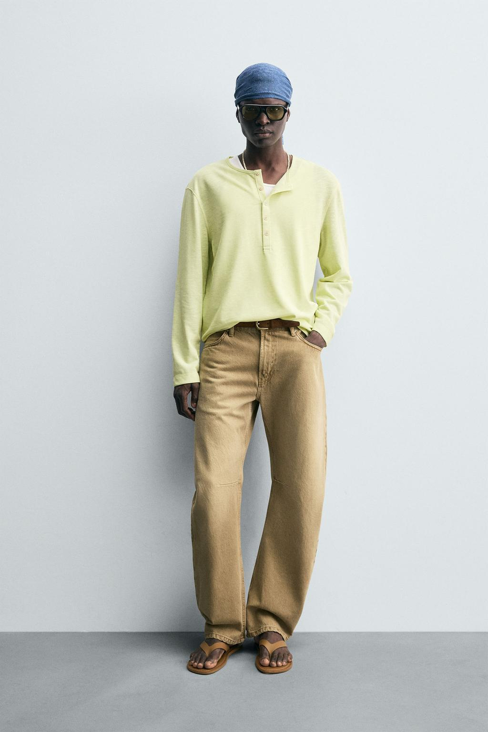 ZARA ЛЕГКАЯ ФУТБОЛКА С ВОРОТНИКОМ НА ПУГОВИЦАХ, ЛИНЯЛЫЙ ЗЕЛЕНЫЙ