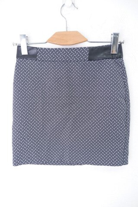 Юбка Oodji серая с броским принтом 42 размер