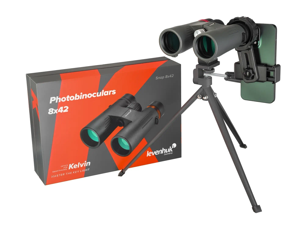 Фотобинокль Levenhuk Kelvin Snap 8x42 с коробкой на фоне