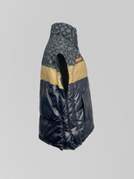 Жилетка объемная комбинированная с кулиской внизу