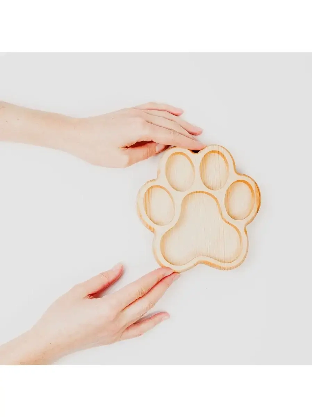 Деревянная менажница "Лапа" из кедра