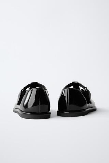 ZARA ЛАКИРОВАННЫЕ ТУФЛИ T-ОБРАЗНОЙ ФОРМЫ, ЧЕРНЫЙ