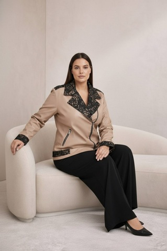 Куртка-косуха из эко кожи с кружевным лацканом