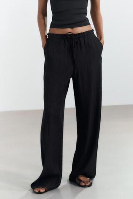 ZARA БРЮКИ ИЗ ТКАНИ С РЕЛЬЕФНЫМ УЗОРОМ, ЧЕРНЫЙ