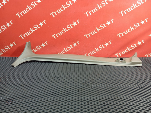 Накладка стойки левой