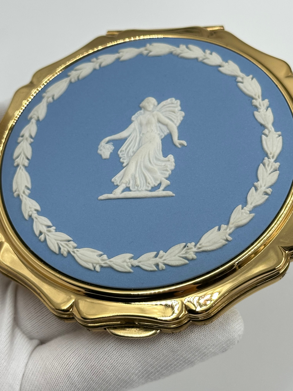 Набор из зеркала и футляра для помады Wedgwood by Stratton