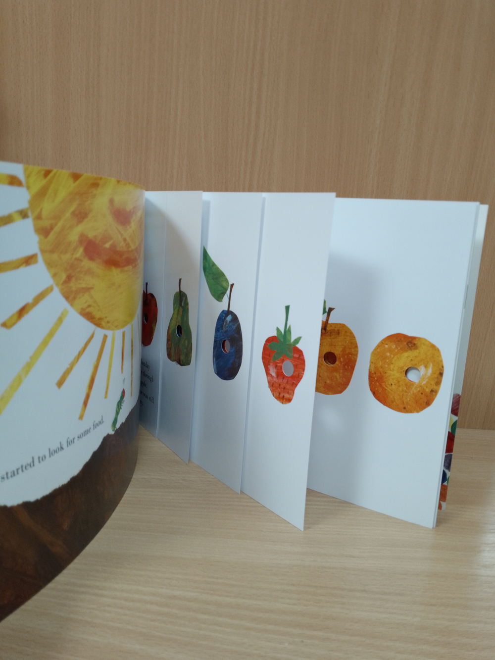 The Very Hungry Caterpillar (Picture Puffins)