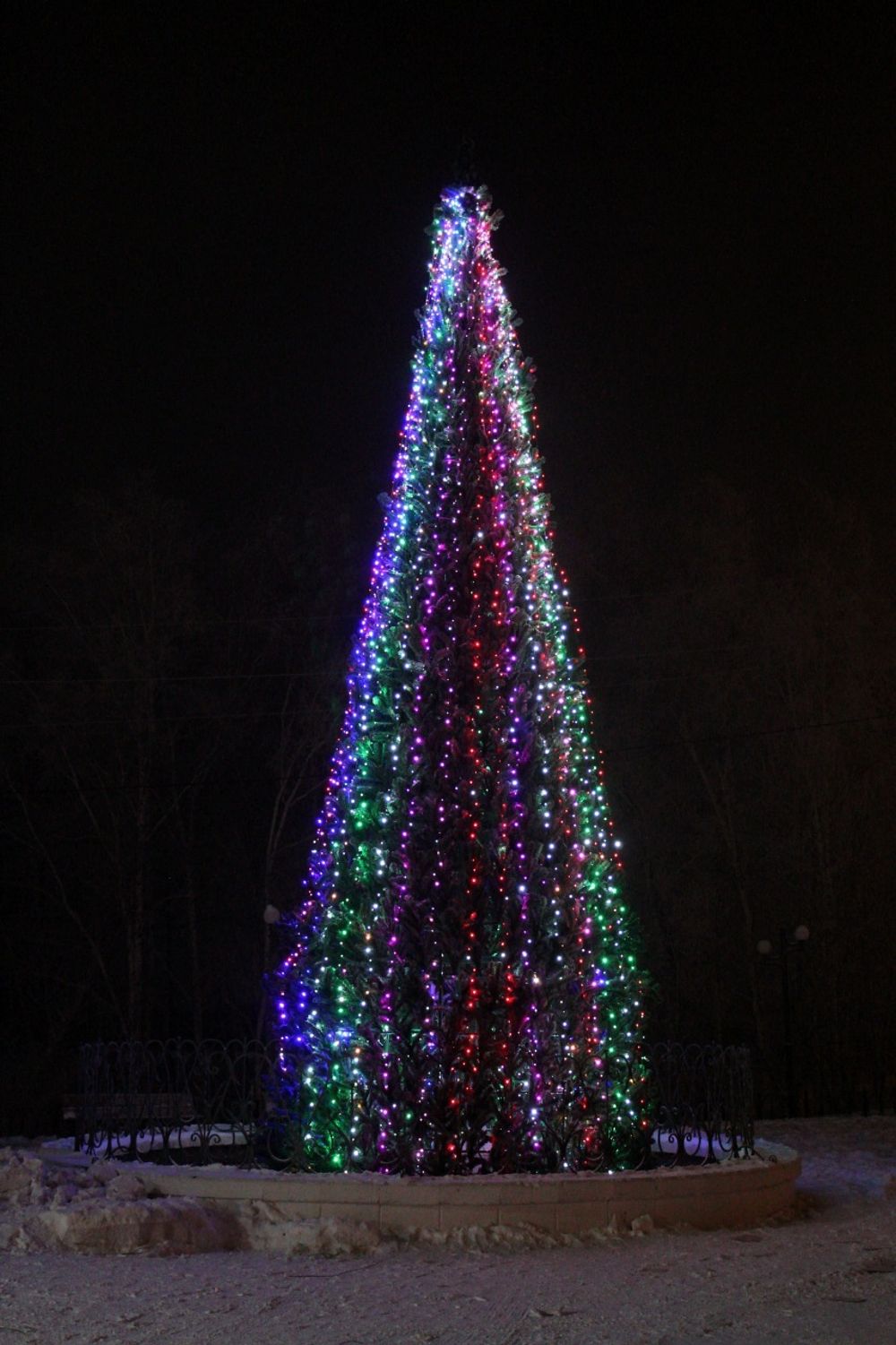 уличная гирлянда на елку "Классик" цветная