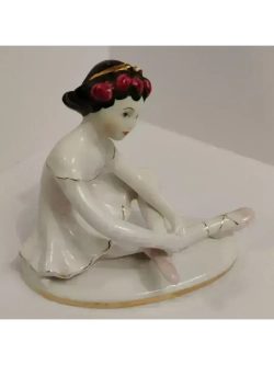 Фарфоровая статуэтка "Маленькая балерина"