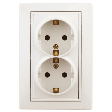 Розетка Intro Plano 1-205-02 с заземлением двойная 2X2P+E Schuko 16А-250В IP20 СУ слоновая кость