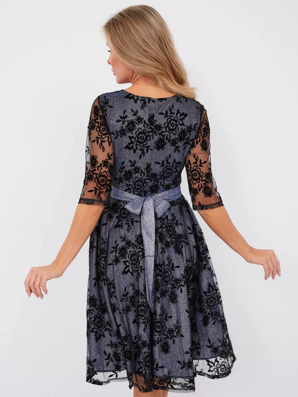 Платье вечернее блестящее