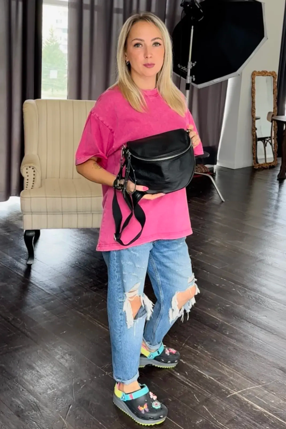 Женская кросс-боди сумка из натуральной кожи черного цвета