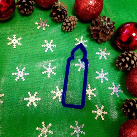 Вырубка пластиковая "Свеча" (10 см)