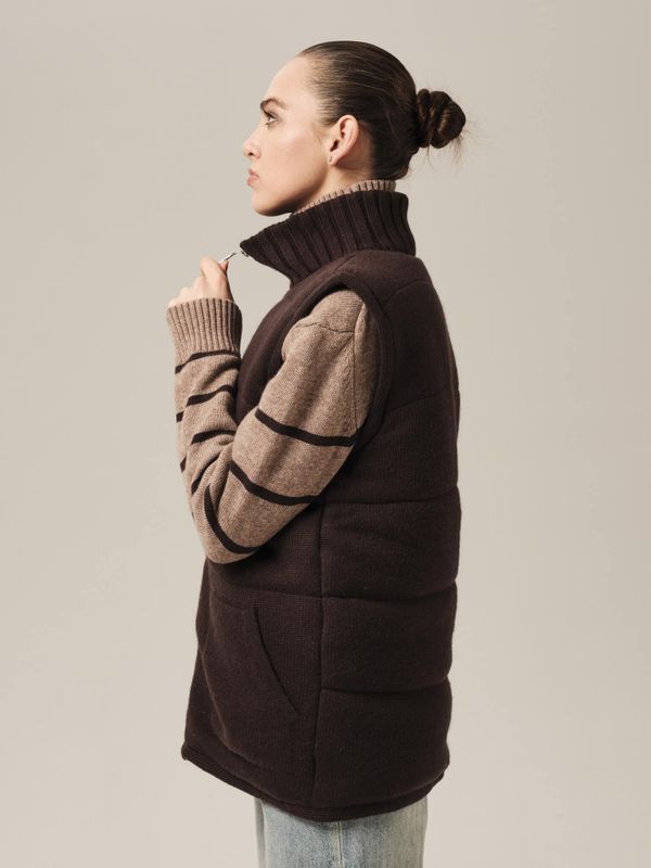 V0442-03 Жилет темно-коричневый dbr