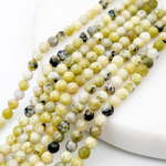 Серпентин граненый бусины, диаметр около 3,3-3,5 мм, цена за отрезок 19 см (1/2 нити)