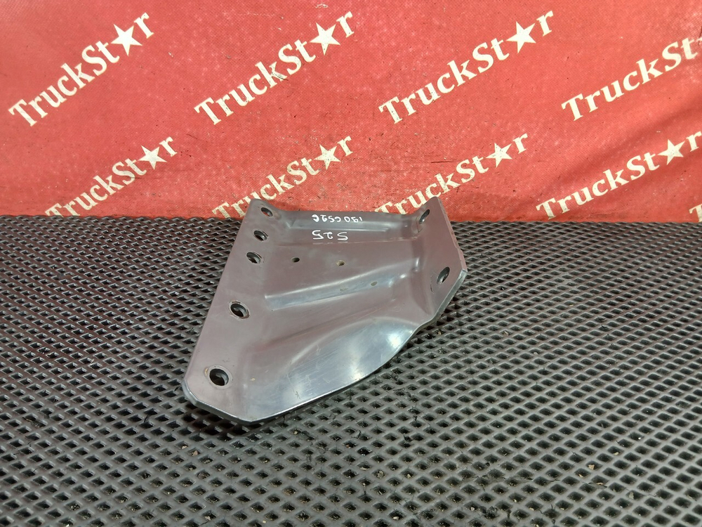 Кронштейн траверсы передний правый