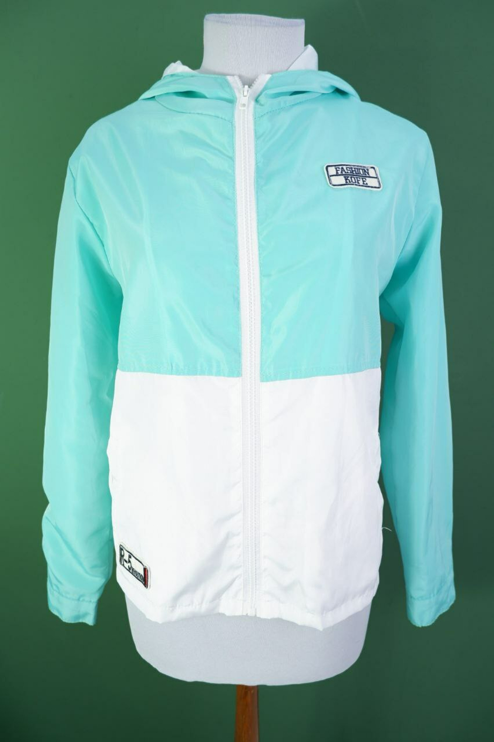 Ветровка практичная 44-46 размер