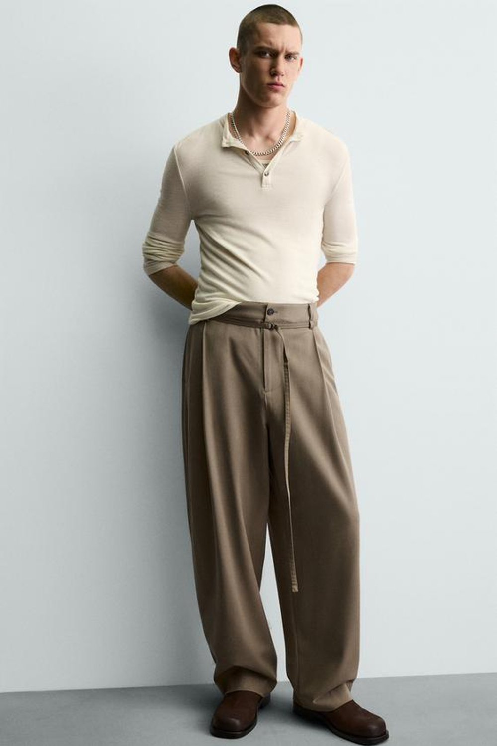 ZARA БРЮКИ BALLOON FIT С ЗАЩИПАМИ И ПОЯСОМ, СЕРО-КОРИЧНЕВЫЙ