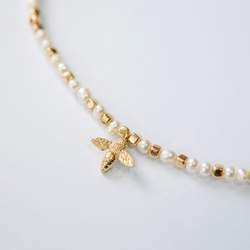 Колье-чокер "Пчела" с жемчужными бусинами