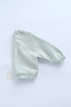 ZARA TIMELESZ - ОДНОТОННАЯ ТОЛСТОВКА С ДЕТАЛЬЮ, ГОЛУБОЙ