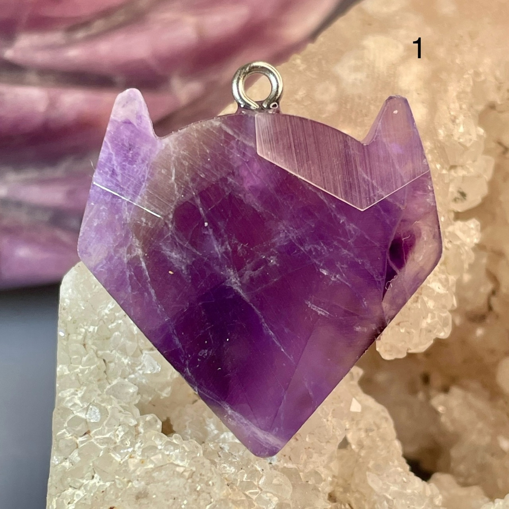 47859 Аметист Кулон Лиса граненый 26*28мм (Заряжен на Удачу)