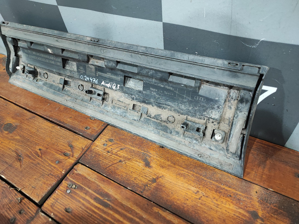 Накладка двери задней левой Audi Q3 (8U) 12-18 Б/У Оригинал 8U0853969D