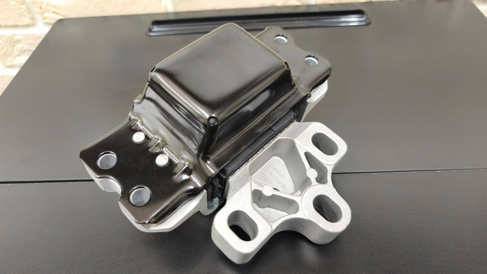 Опора двигателя левая 7-ст dsg dq500  VAG GEN 2