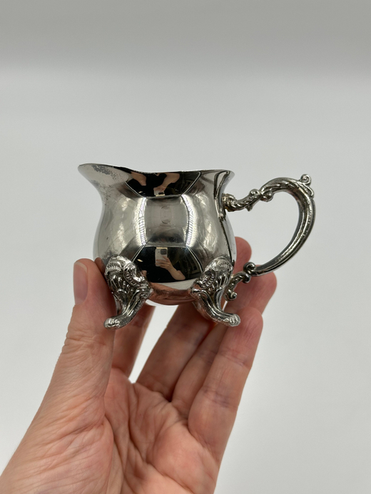 Миниатюрный сливочник