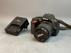 Nikon D5600 Kit AF-P 18-55mm VR 6.500 кадров