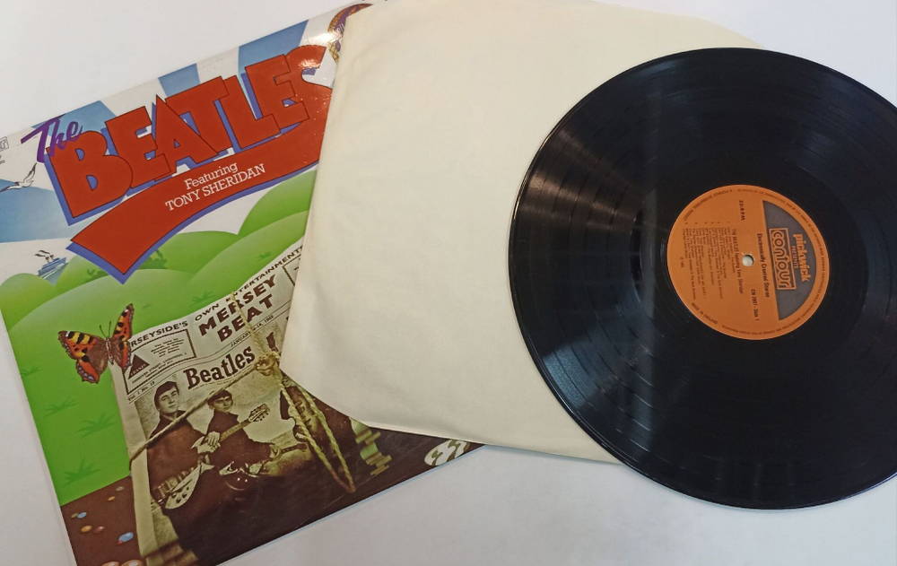 Винтажная виниловая пластинка LP The Beatles Featuring Tony Sheridan The Beatles Featuring Tony Sheridan (UK 1974)