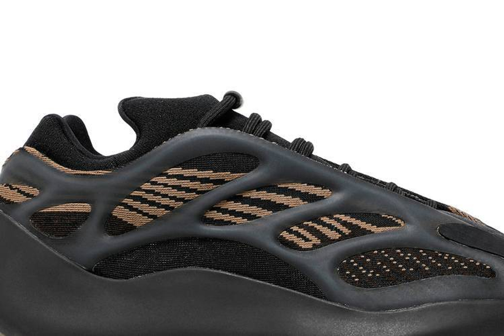 Кроссовки Adidas Originals Yeezy Boost 700 V3 "Clay Brown"