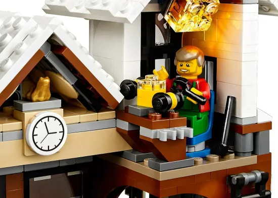 Конструктор LEGO Creator 10249 Зимний магазин игрушек, 898 дет.