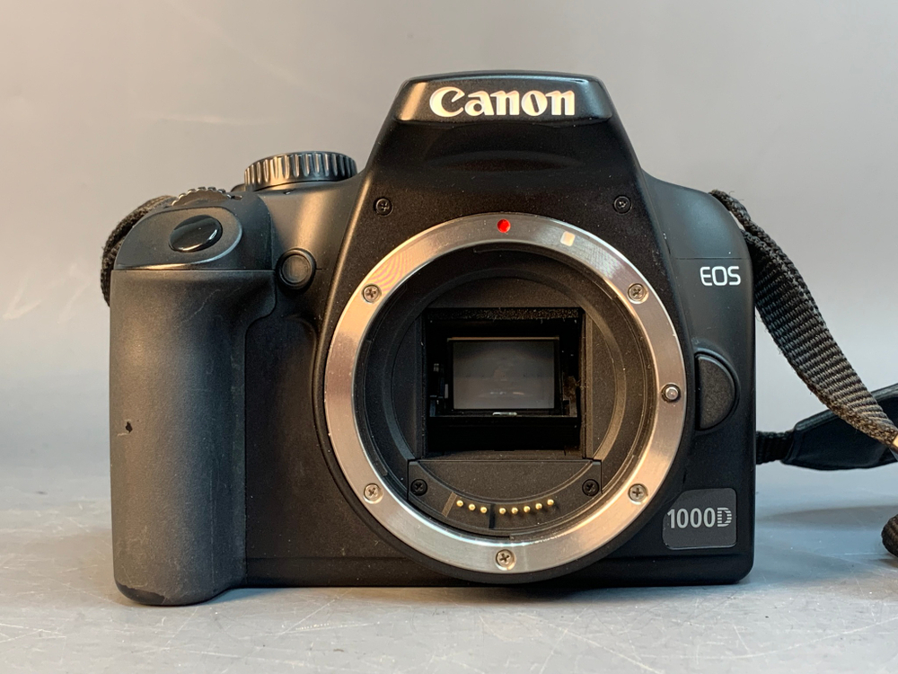 Canon 1000D kit 18-55 mm 3.5-5.6 II