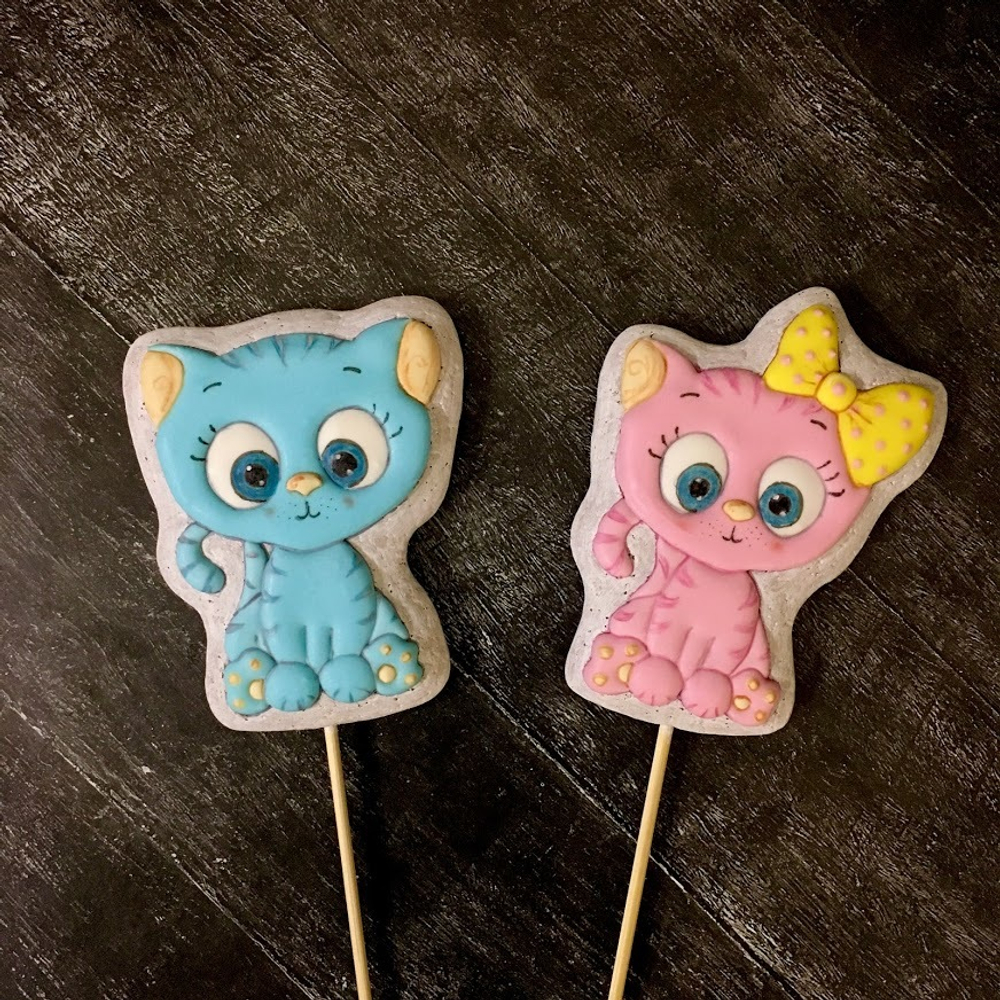 Кошка с бантом №2