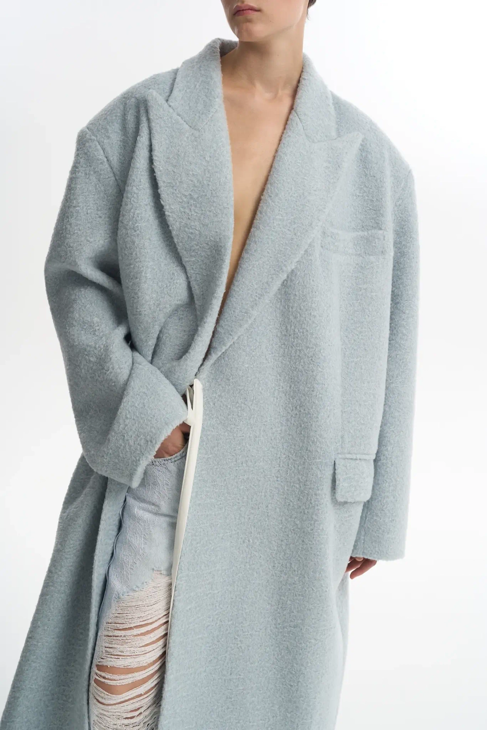 Пальто-халат в голубом цвете