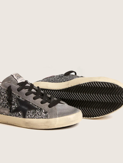 Super-Star in glitter with black star and burgundy heel tab