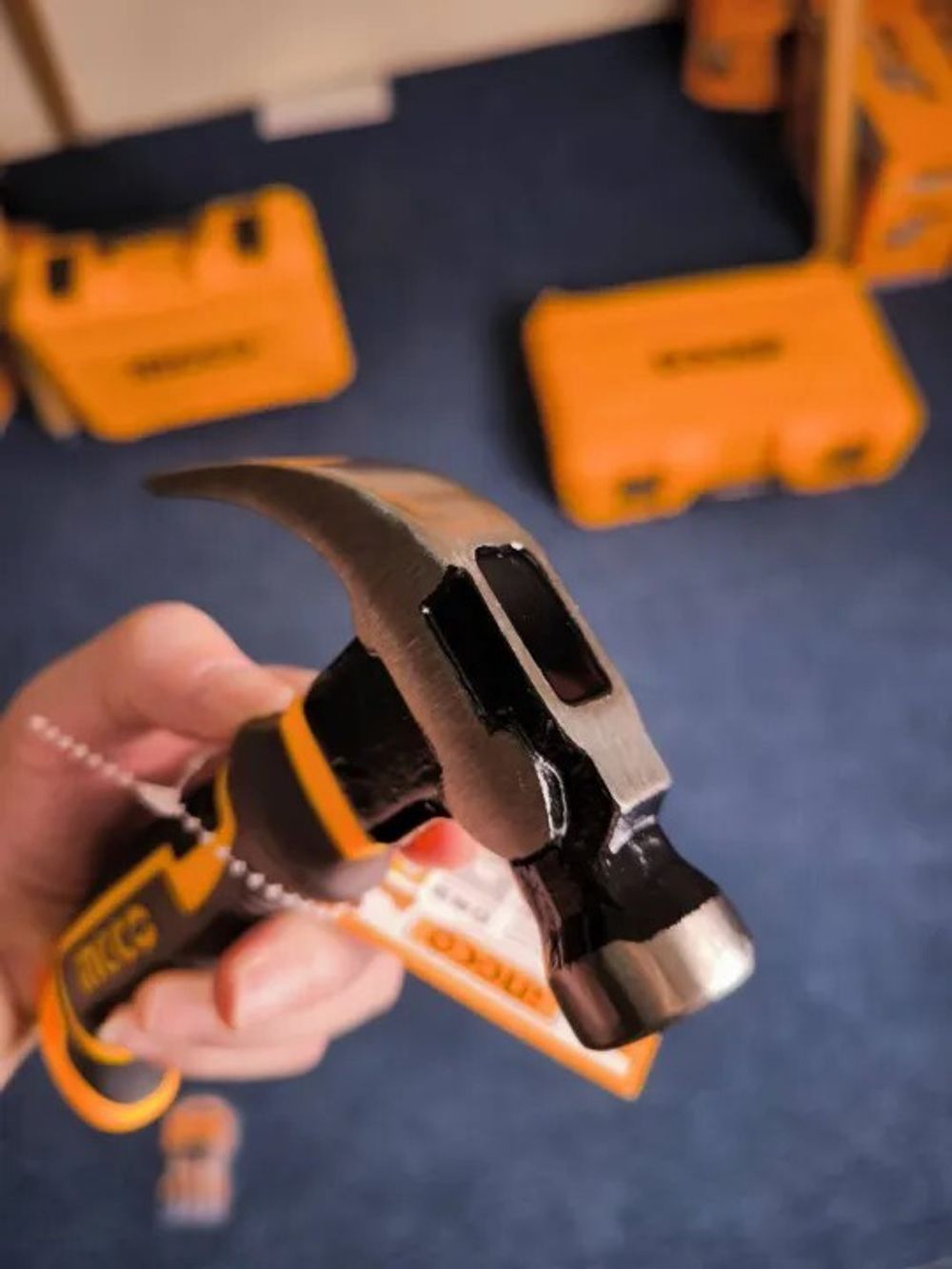 Мини молоток-гвоздодер 220гр. SUPER INGCO HCH81008D