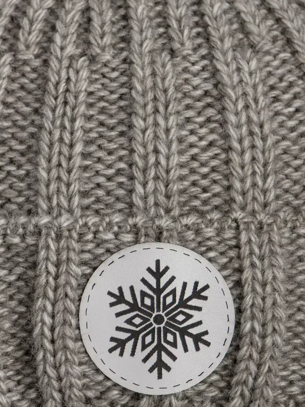 Шапка зимняя вязаная для малышей