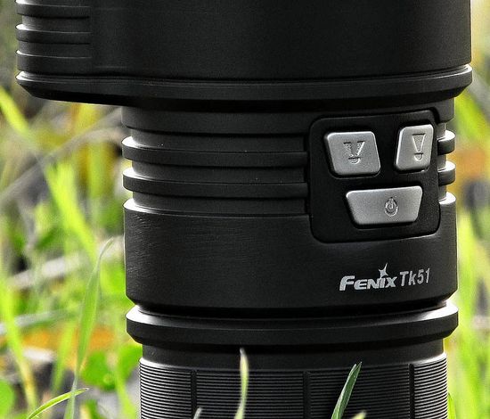Мощный фонарь Fenix TK51 Spot and Flood 1800 люмен
