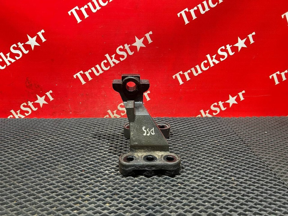 Кронштейн двигателя передний левый