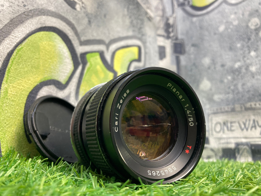 Carl Zeiss Planar T* 50mm 1.4(Canon EF)